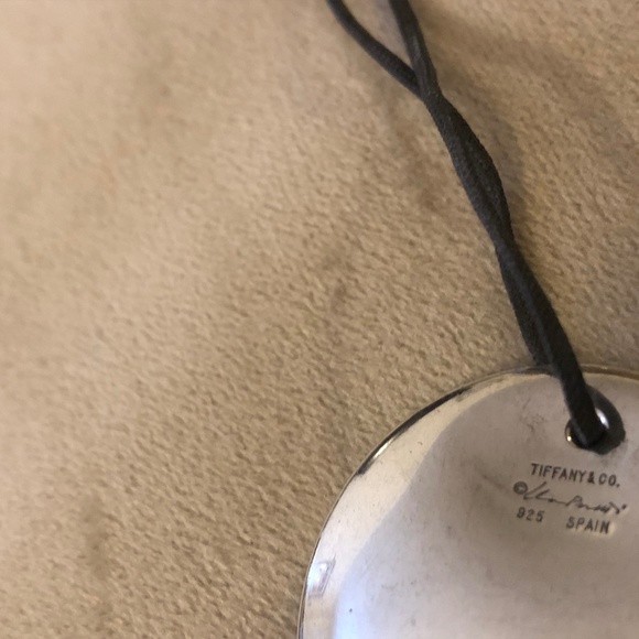 57_cc8f6da0-0ec8-425d-983d-  Tiffany & Co. Elsa Peretti Round Pendant